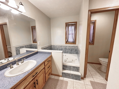 Country Home on 25 Acres in Vernon County for Sale - image 21