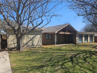 429 Lindenwood Lane W, Hewitt, TX – Spacious 3-Bed Home in Midway ISD with Updates! - image 28