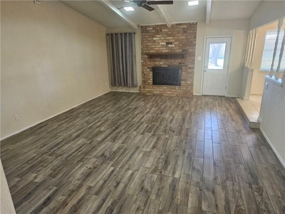 429 Lindenwood Lane W, Hewitt, TX – - image 2