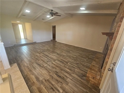 429 Lindenwood Lane W, Hewitt, TX – - image 3