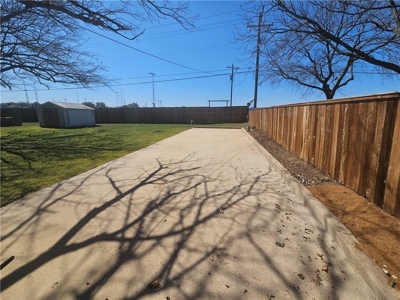 429 Lindenwood Lane W, Hewitt, TX – Spacious 3-Bed Home in Midway ISD with Updates! - image 29
