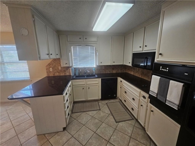 429 Lindenwood Lane W, Hewitt, TX – - image 6