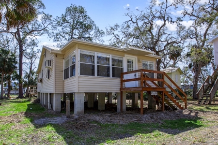 Investment Property for Sale in Suwannee FL! - image 1