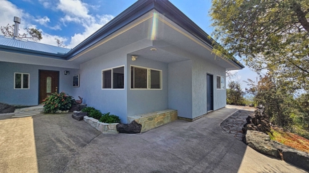 Sustainable 4-acre retreat w/4 BR workshop & organic gardens in Hawaii - image 12