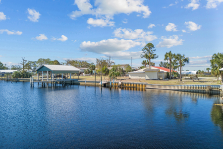 Waterfront Convenience Store & Two Lots - image 15