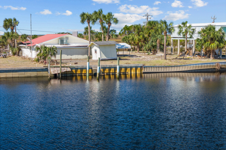 Waterfront Convenience Store & Two Lots - image 13