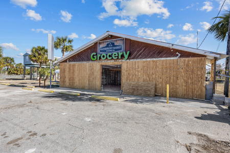 Waterfront Convenience Store & Two Lots - image 4