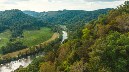 Secluded Riverfront Paradise in East Tennessee's Wilderness - image 3