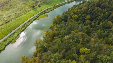 Secluded Riverfront Paradise in East Tennessee's Wilderness - image 2