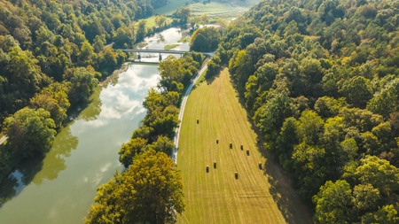 Secluded Riverfront Paradise in East Tennessee's Wilderness - image 1