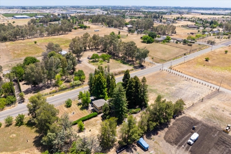 Vacaville, California Home on Acreage in Browns Valley for Sale - image 43