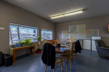 Eastern Oregon Commercial Building with Living Space - image 27
