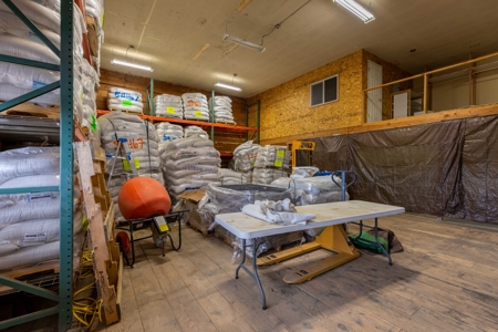 Eastern Oregon Commercial Building with Living Space - image 7