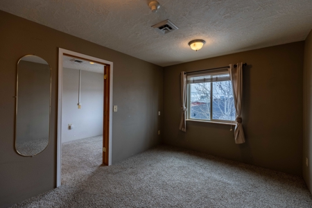 Eastern Oregon Commercial Building with Living Space - image 16