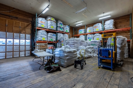 Eastern Oregon Commercial Building with Living Space - image 5