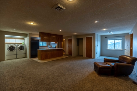 Eastern Oregon Commercial Building with Living Space - image 14