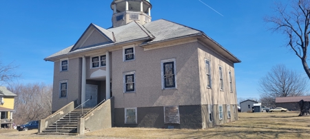 Beautiful Church in Blythedale, Missouri - image 4