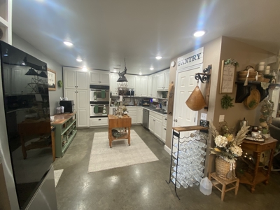 Mountain View Home with Shop(s) - image 30