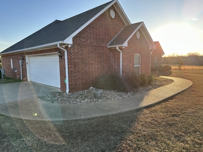 Brick Home with Acreage for Sale in Hugo, Oklahoma - image 3