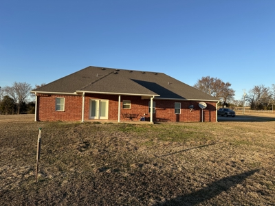Brick Home with Acreage for Sale in Hugo, Oklahoma - image 5