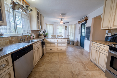 Home For Sale in Morriston, FL on 5 Acres - image 44