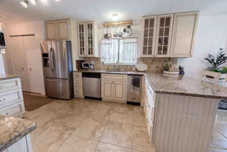 Home For Sale in Morriston, FL on 5 Acres - image 42
