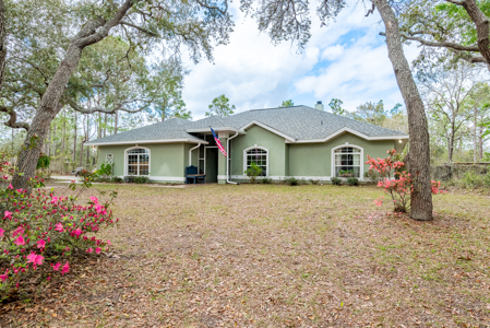 Home For Sale in Morriston, FL on 5 Acres - image 1
