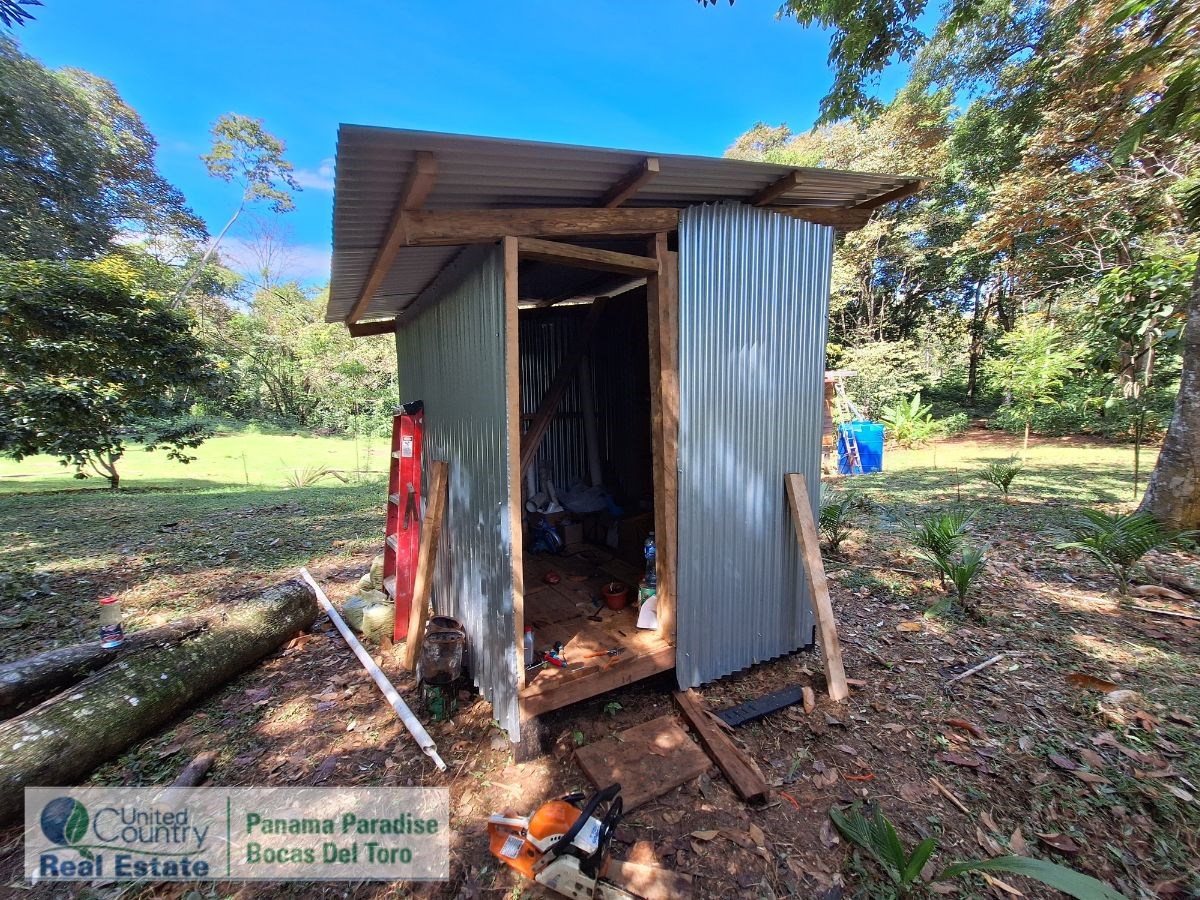 Waterfront Land with Cabin, 8.2 Acres — Bocas del Toro - 15
