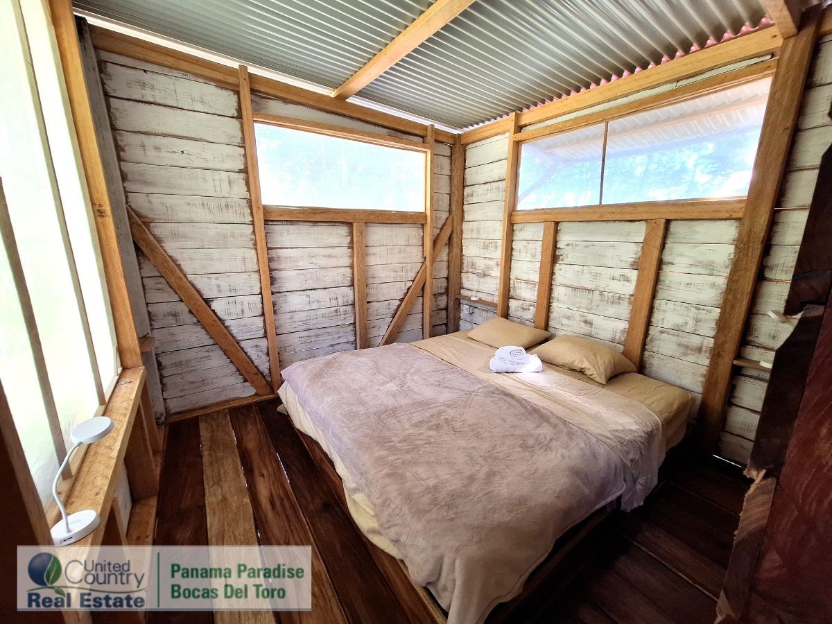 Waterfront Land with Cabin, 8.2 Acres — Bocas del Toro - 9
