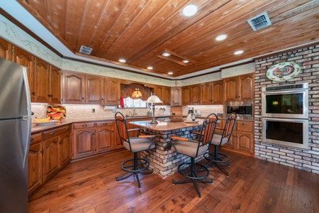 65+ Acre Ranch for Sale in Marshall, TX - image 7