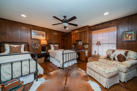 65+ Acre Ranch for Sale in Marshall, TX - image 18