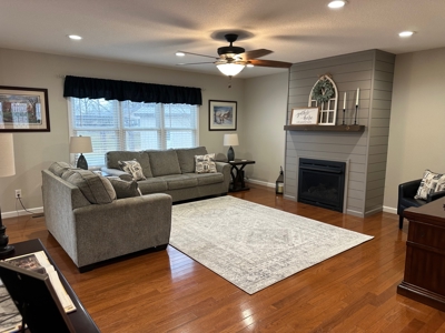 Stunning 2-Story Home in Remington Estates - image 8