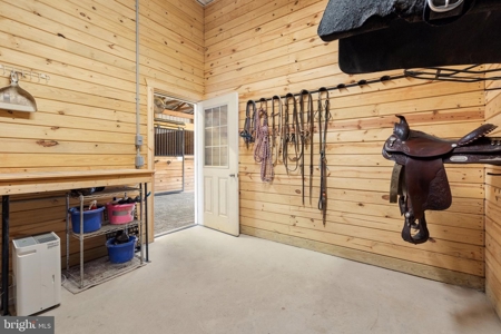 Equestrian Paradise: 20.5 Acres of Pure Virginia Countryside - image 43
