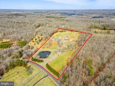 Equestrian Paradise: 20.5 Acres of Pure Virginia Countryside - image 49