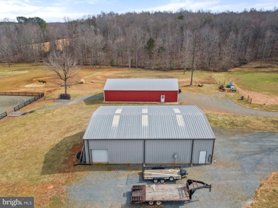 Equestrian Paradise: 20.5 Acres of Pure Virginia Countryside - image 34