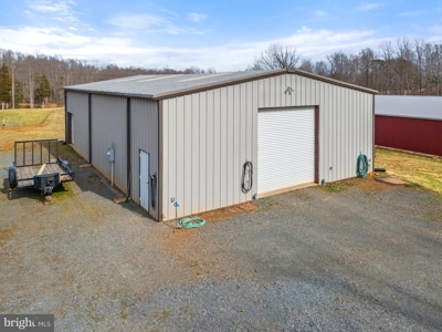 Equestrian Paradise: 20.5 Acres of Pure Virginia Countryside - image 35