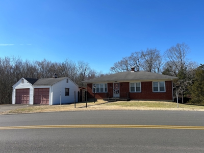 3 Bedroom 1 Bath Brick Home In Town - Liberty, Ky. - image 1