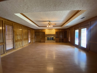 Country Home For Sale in De Kalb TX - image 4