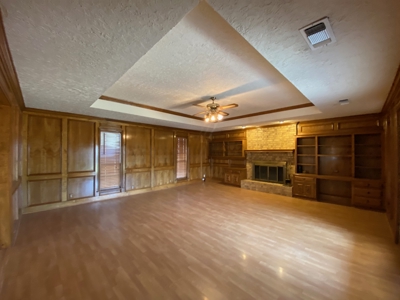Country Home For Sale in De Kalb TX - image 3