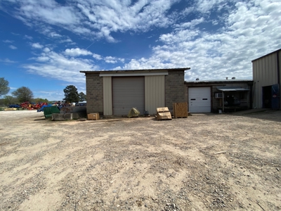 Commercial Property For Sale in De Kalb TX - image 16