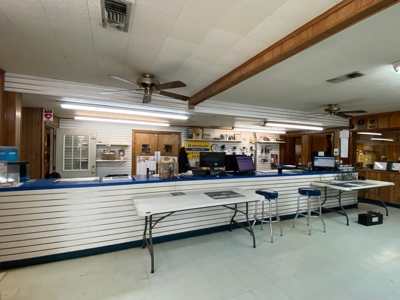 Commercial Property For Sale in De Kalb TX - image 3