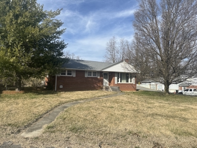 Brick Ranch for Sale in Christiansburg VA! - image 2