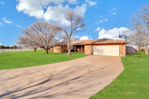 111 Allee Dr