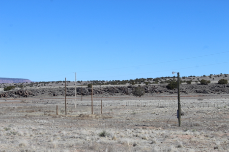 Large Land Parcel for Sale in Seligman AZ with Access to Power and Good Roads - image 3