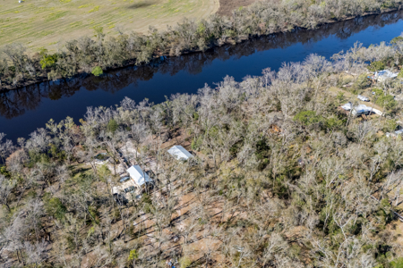 Suwannee Riverfront Stilt Home – 2BR/1BA on 2.18 Acres in O’Brien, FL - image 2