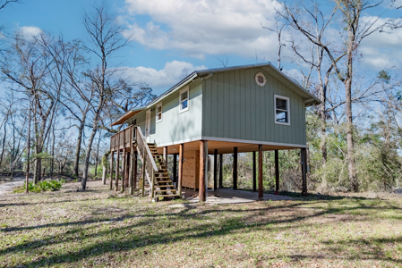 Suwannee Riverfront Stilt Home – 2BR/1BA on 2.18 Acres in O’Brien, FL - image 9