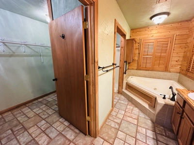 3/3/3 LOG HOME in HORSESHOE BEND on 10 ACRES - WINNSBORO TEXAS WOOD COUNTY, TX - image 21