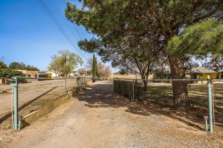 Home and Shop for Sale in Las Cruces, New Mexico - image 48