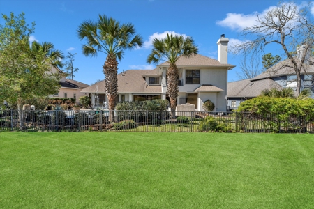 Welcome to your dream home in the prestigious Estates of Bentwater - image 10