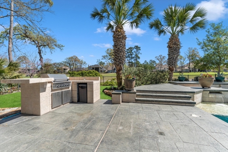 Welcome to your dream home in the prestigious Estates of Bentwater - image 5